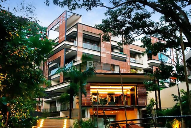 Nitesh Buckingham Gate